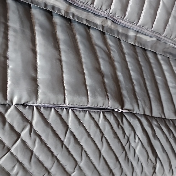 NEW Keren Hart Vest - Picture 5 of 10